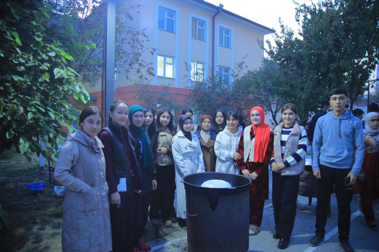 “Gulxan yorug‘ida boshlangan do‘stlik kechasi”