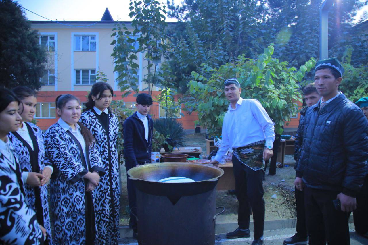 “Gulxan yorug‘ida boshlangan do‘stlik kechasi”