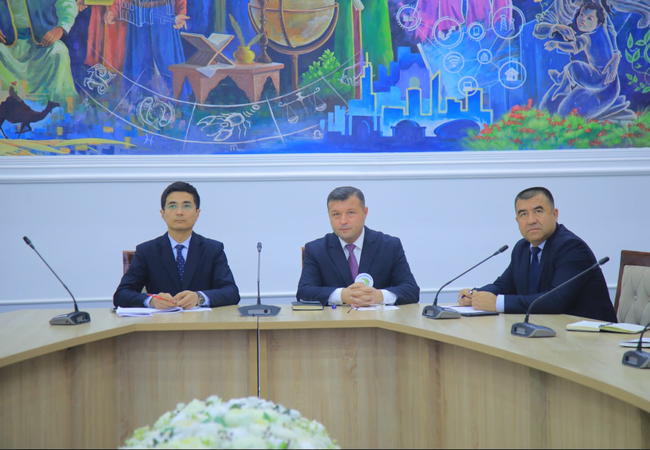 Namangan davlat pedagogika instituti rahbar va xodimlari hamda professor-oʻqituvchilari navbatdagi "Siyosiy-ma’rifat soati"da ishtirok etdi.