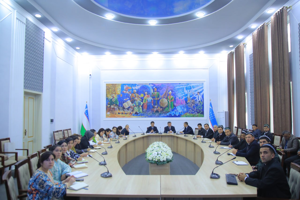 Namangan davlat pedagogika instituti rahbar va xodimlari hamda professor-oʻqituvchilari navbatdagi "Siyosiy-ma’rifat soati"da ishtirok etdi.