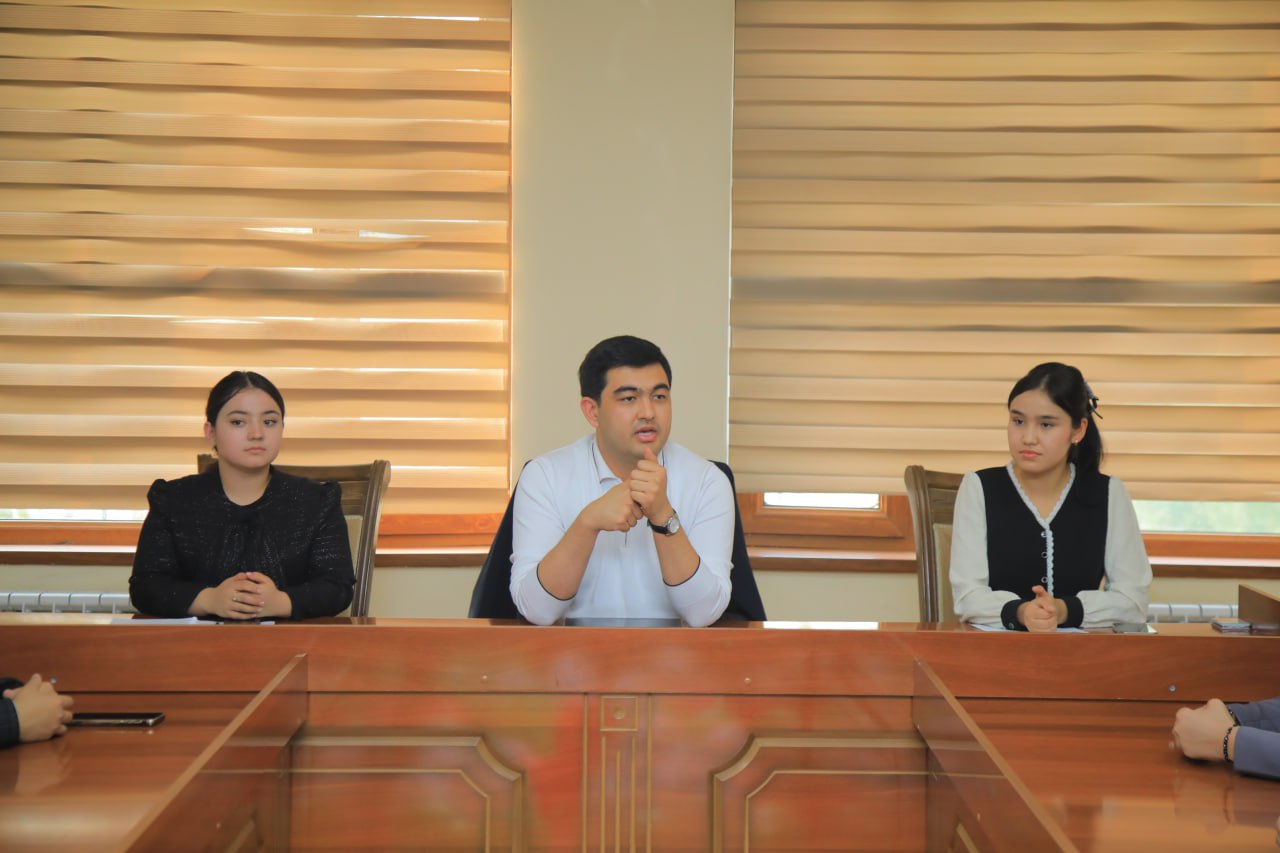 Respublika ishchi guruhi Namangan davlat pedagogika institutida faol talabalar bilan ochiq muloqot o‘tkazdi