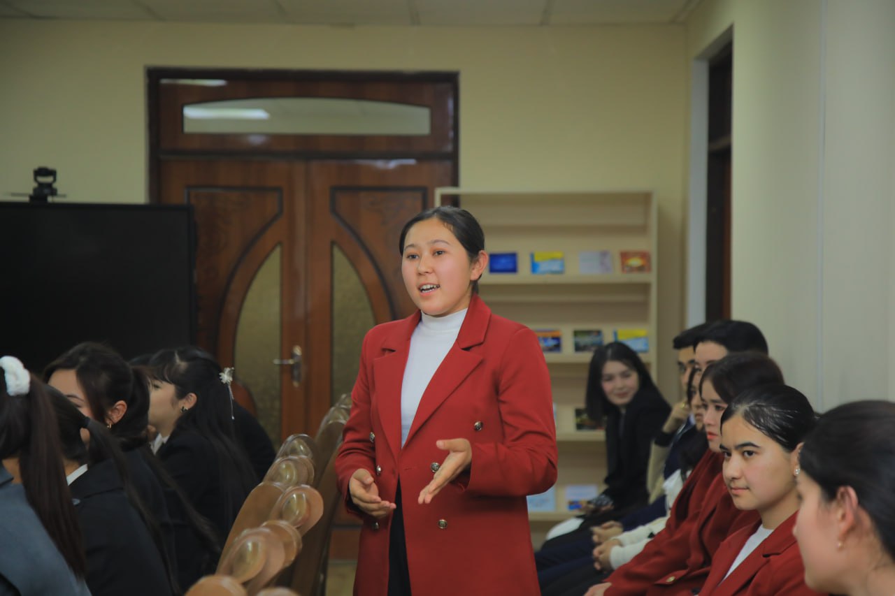 Respublika ishchi guruhi Namangan davlat pedagogika institutida faol talabalar bilan ochiq muloqot o‘tkazdi