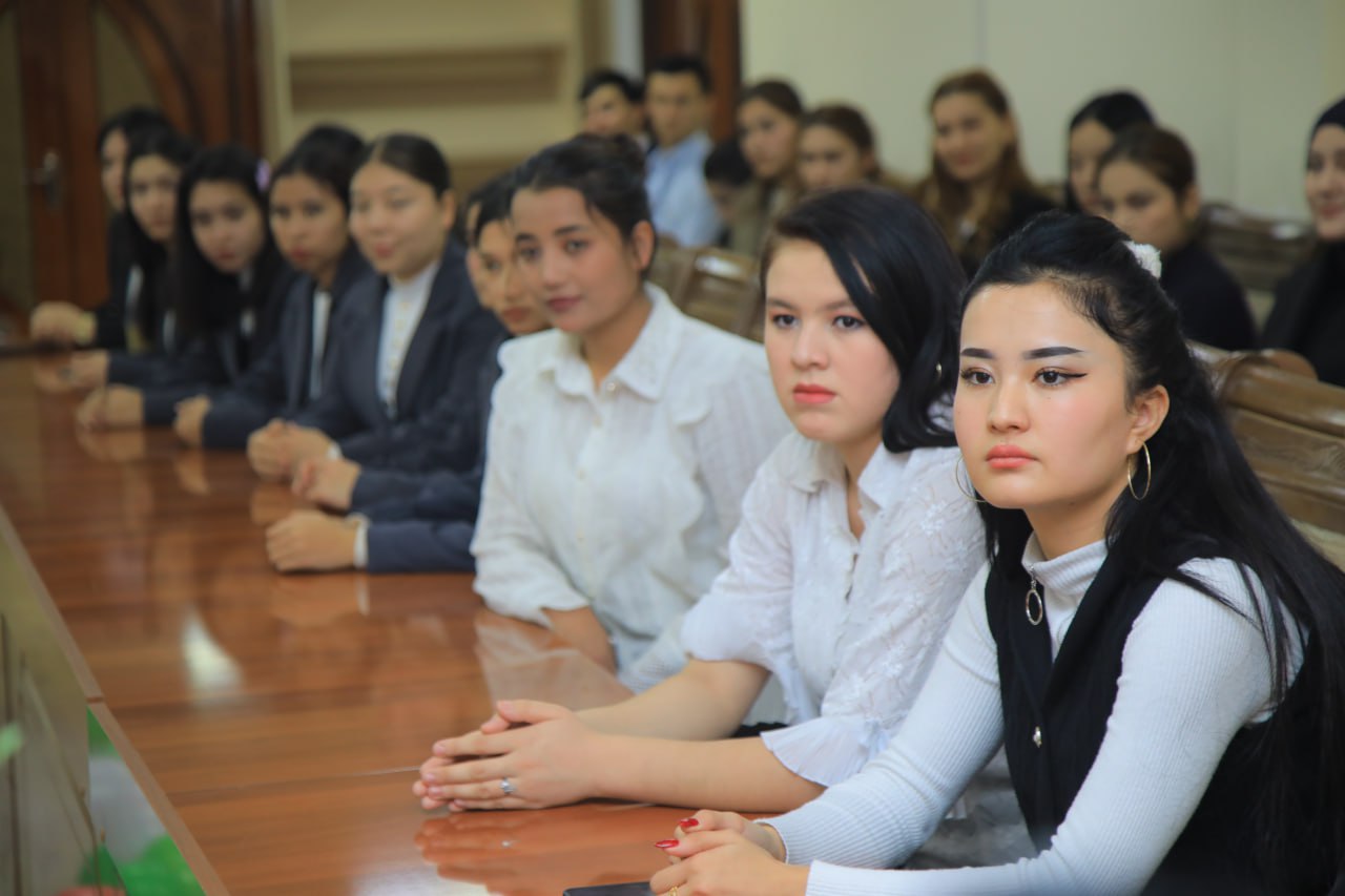 "Xalqaro psixologlar kuni" munosabati bilan “Ardog‘imizdasiz, aziz ustozlar” mavzusida iliq va maʼrifatga boy davra suhbati bo‘lib o‘tdi.