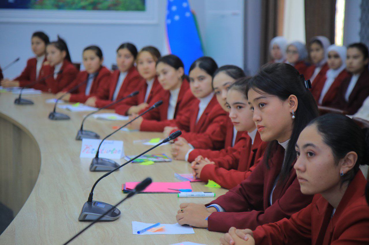 Institut va maktab hamkorligi yangi bosqichda