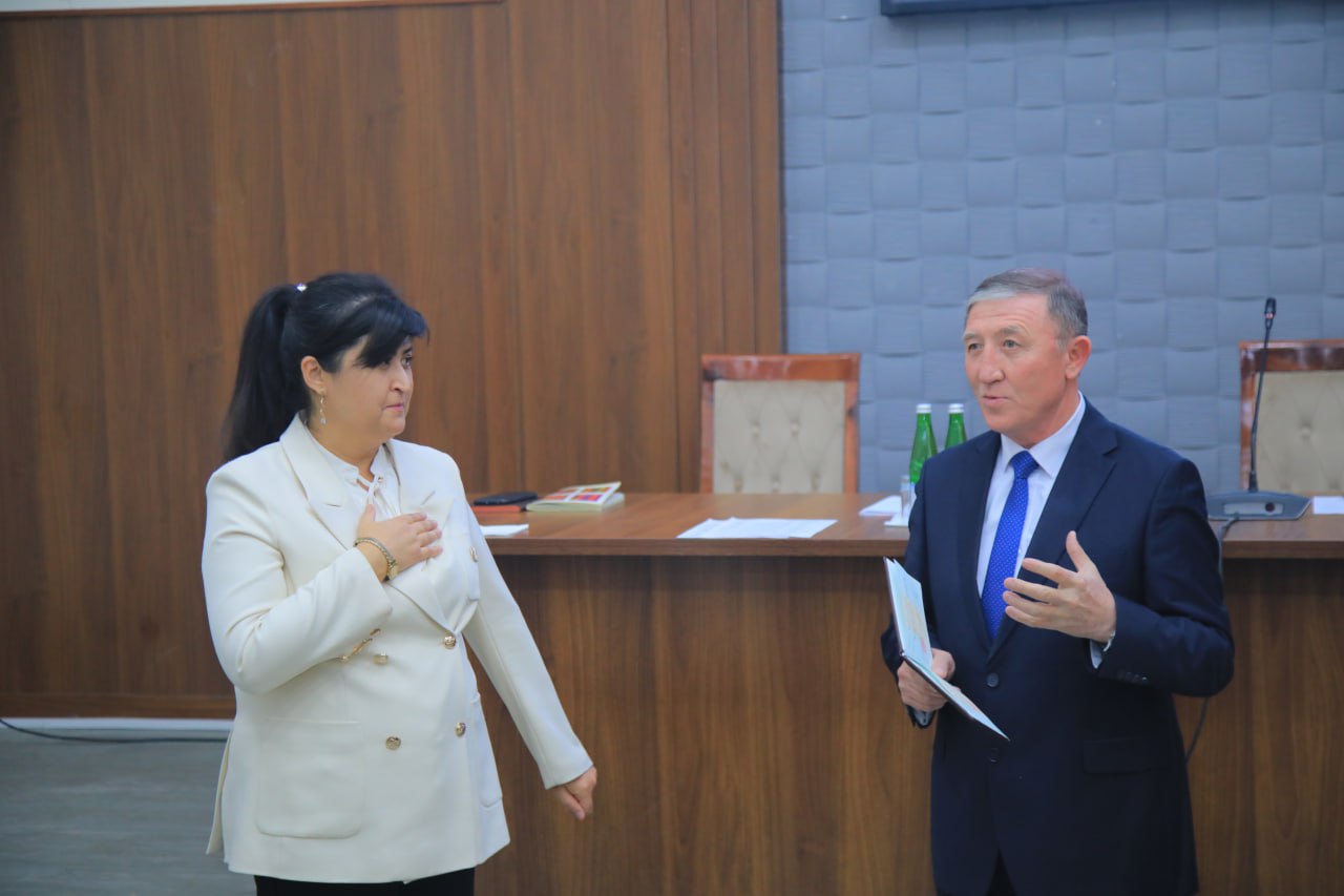 Ilmiy darajaga erishgan ustozlar taqdirlandi