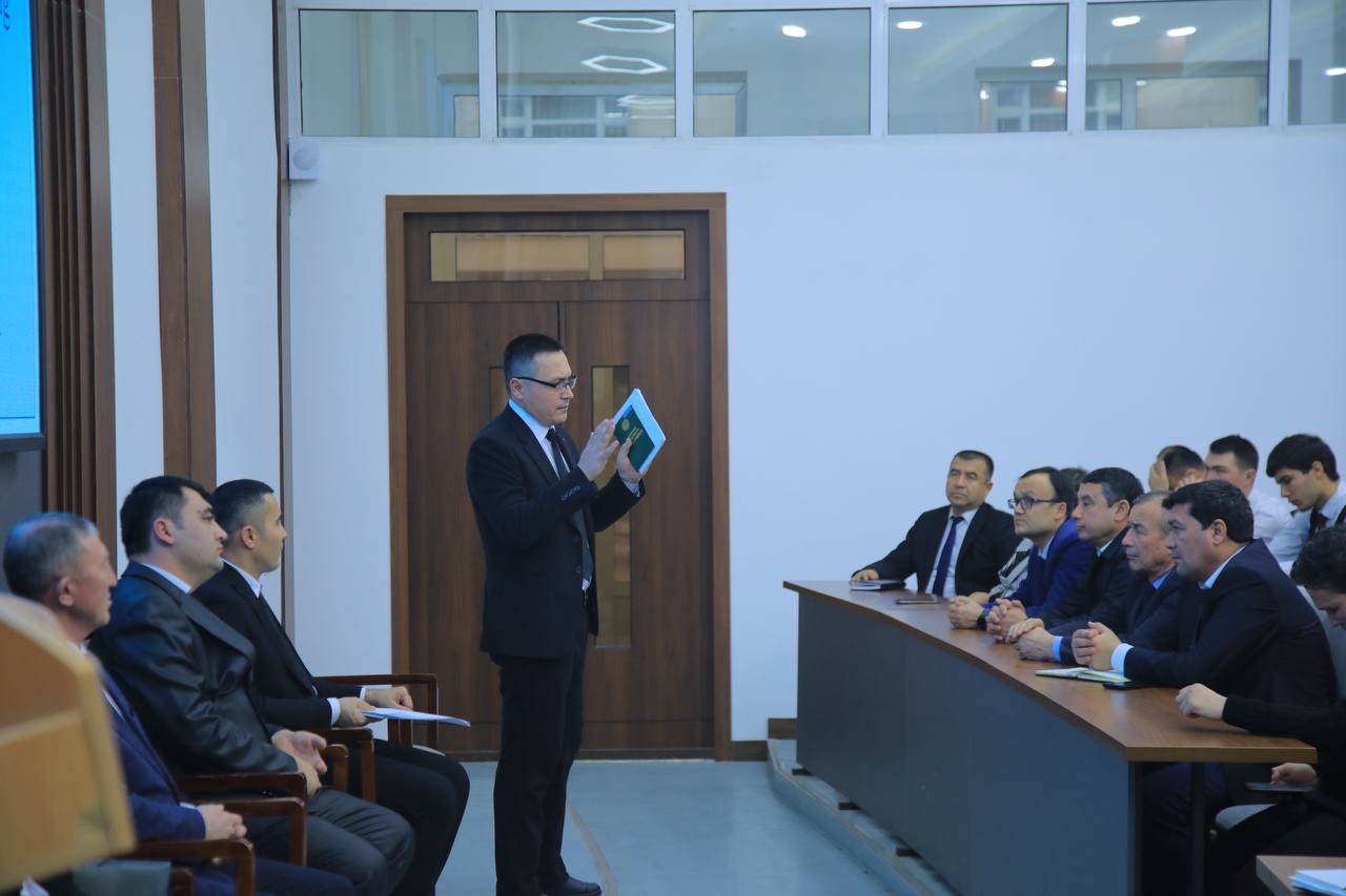 Yoshlar va ma'ruzachilarning erkin muloqoti