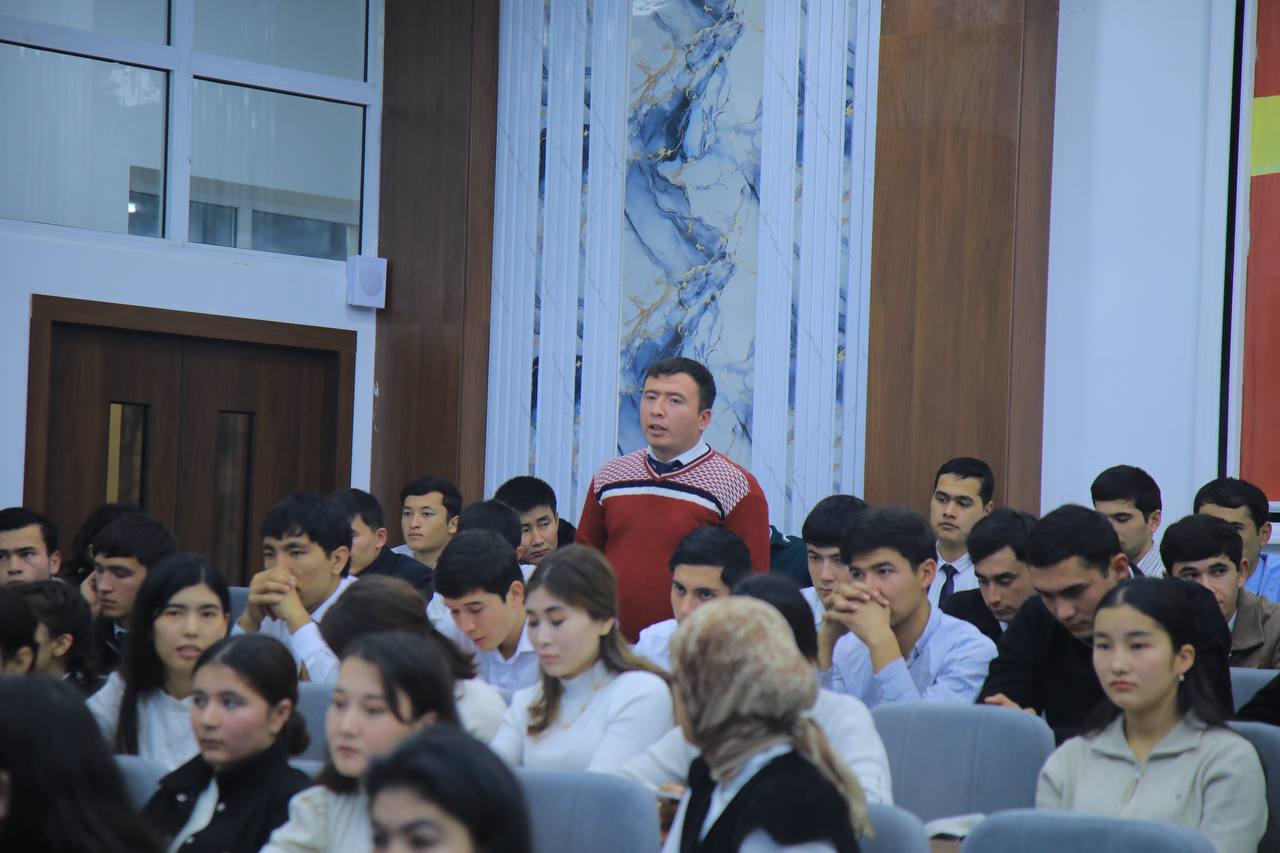 Yoshlar va ma'ruzachilarning erkin muloqoti