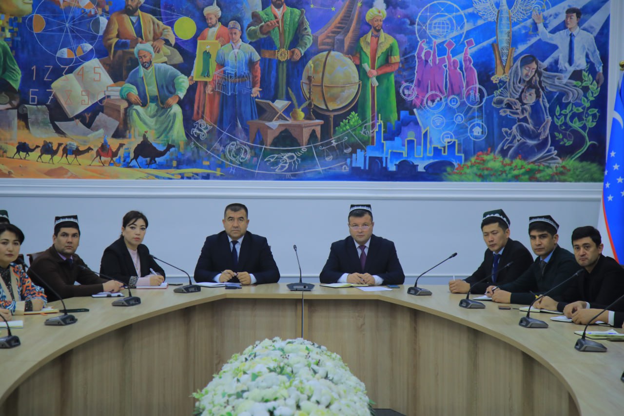 Namangan davlat pedagogika instituti rahbar va xodimlari hamda professor-oʻqituvchilari navbatdagi "Siyosiy-ma’rifat soati"da ishtirok etdi.