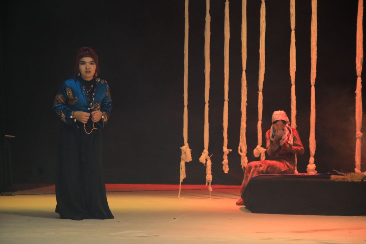 IQTIDOR VA MAHORAT NAMOYISHI TEATR SAHNASIDA!