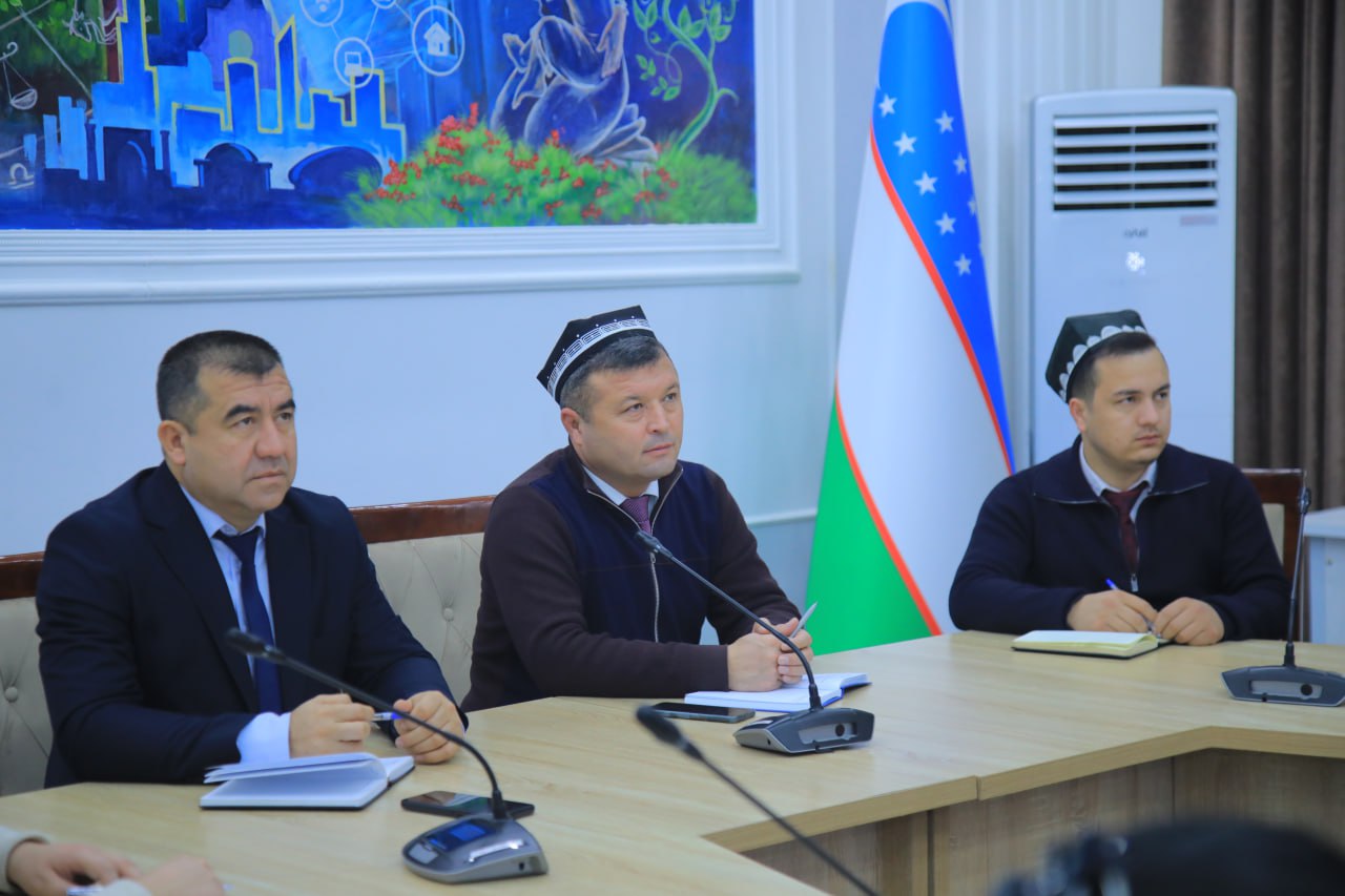 "Siyosiy-ma’rifat soati"