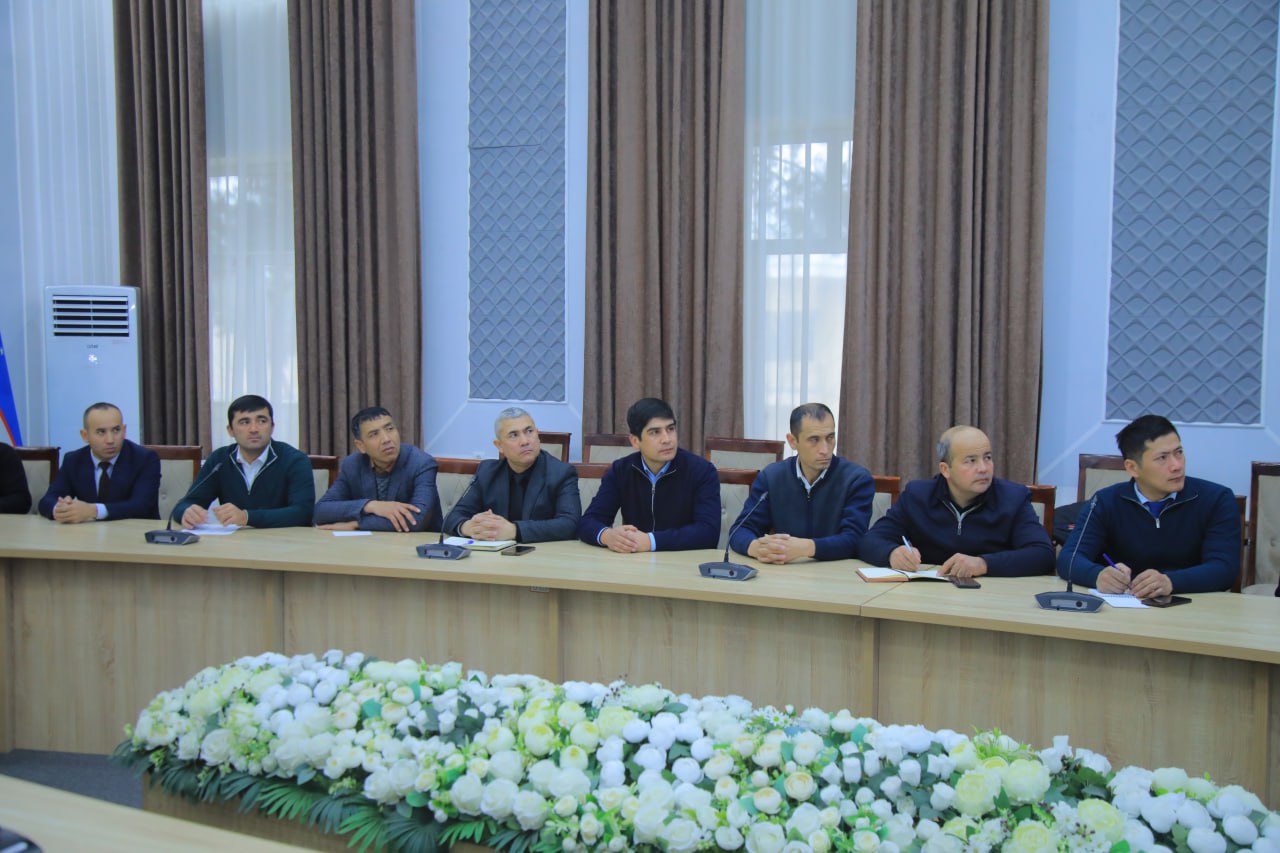 "Siyosiy-ma’rifat soati"