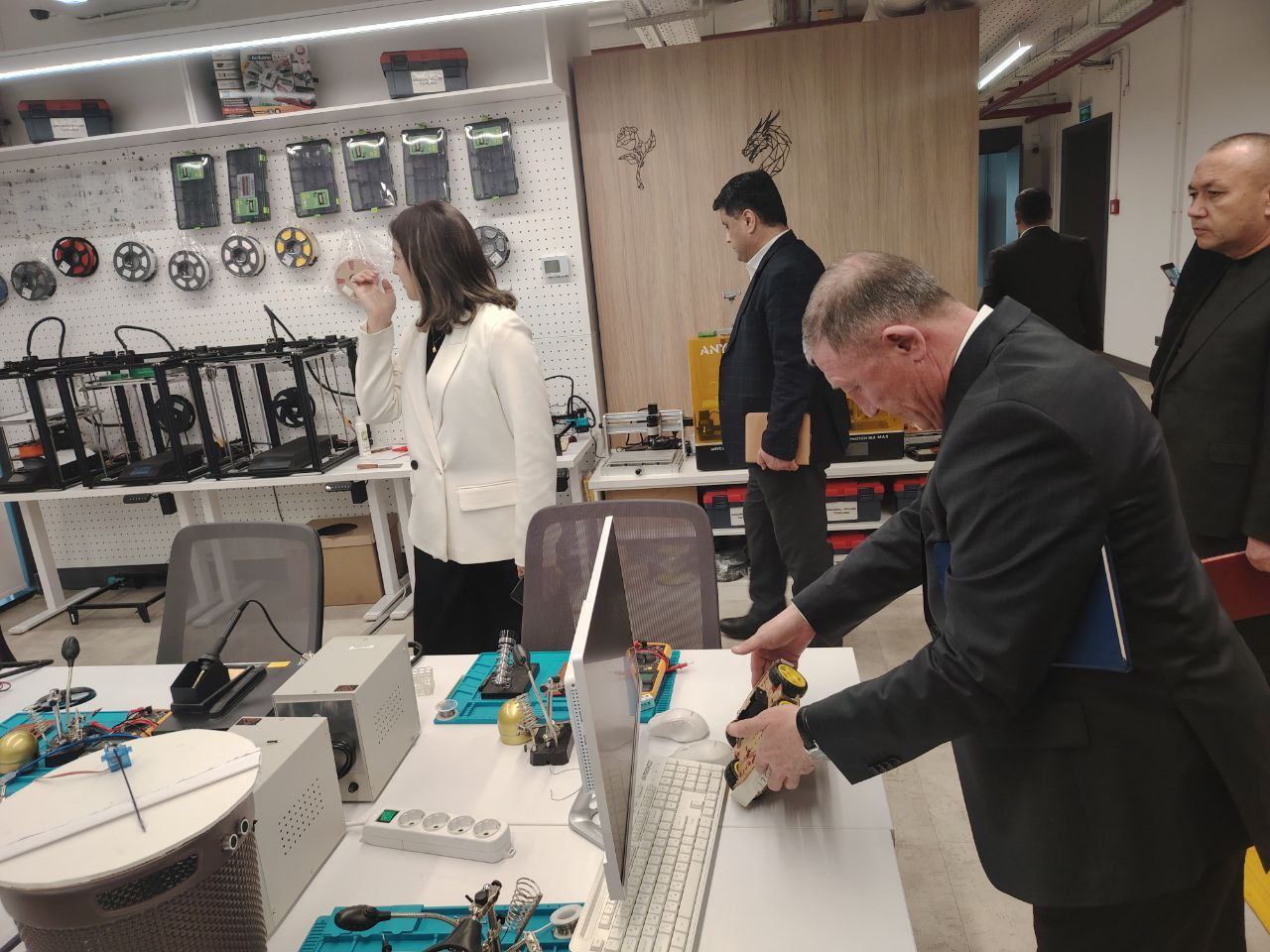 "International Inclusive Hub"