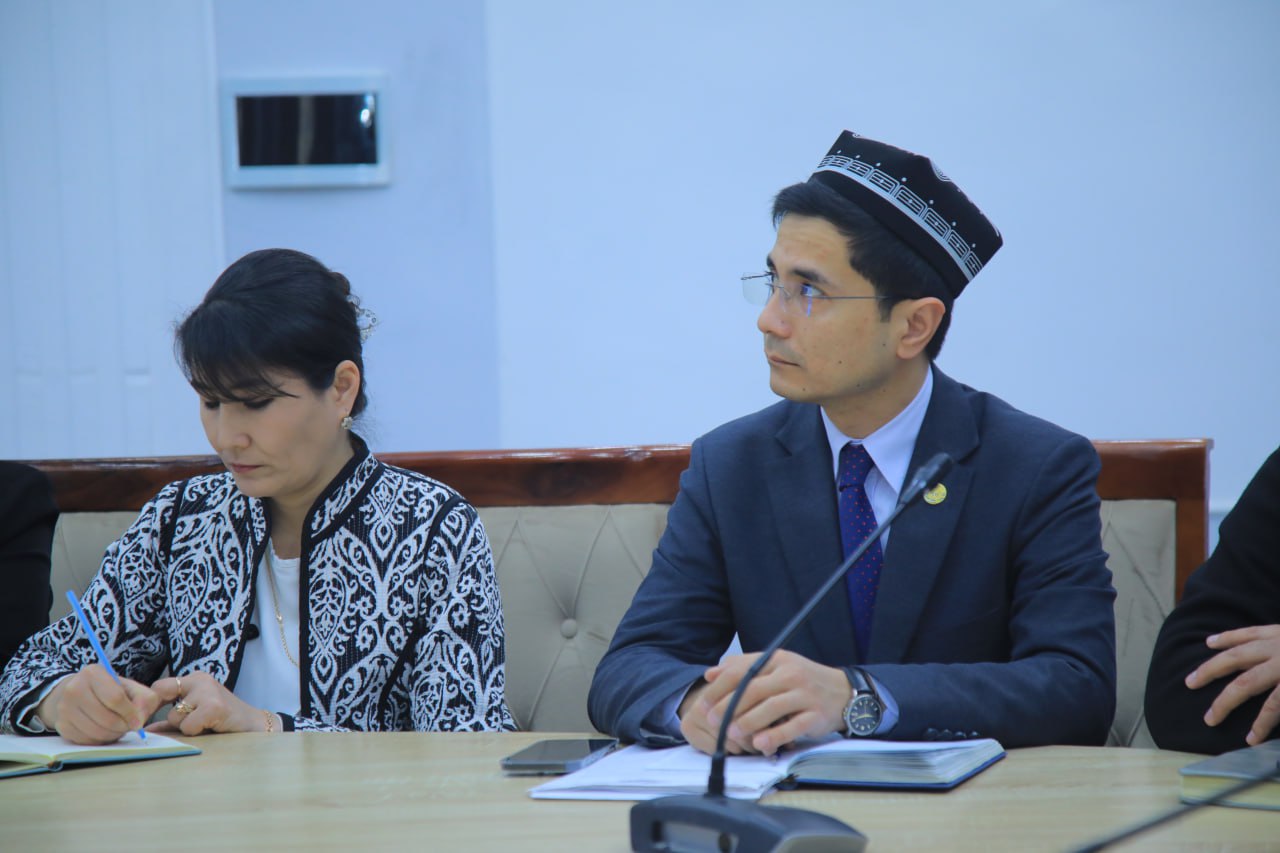 Namangan davlat pedagogika instituti rahbar va xodimlari hamda professor-oʻqituvchilari "Siyosiy-ma’rifat soati"ning navbatdagi sonida ishtirok etdi.