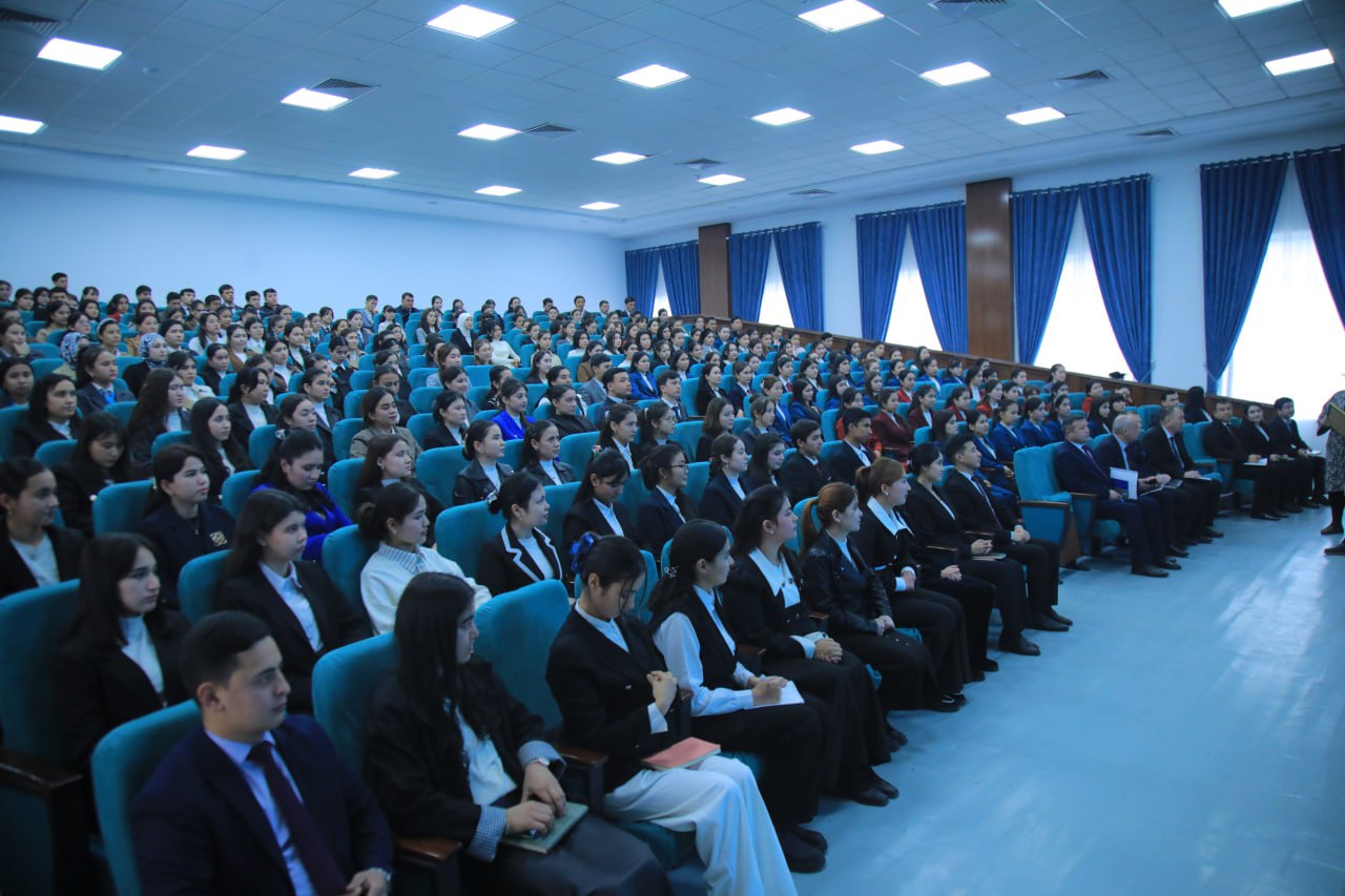 YOSHLAR KUNI DOIRASIDA REKTOR VA YOSHLAR UCHRASHUVI O‘TKAZILDI