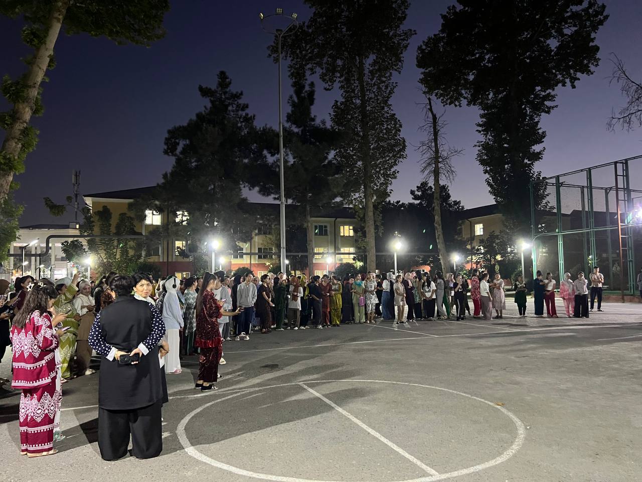 Talabalar turar joyida bayramona shukuh