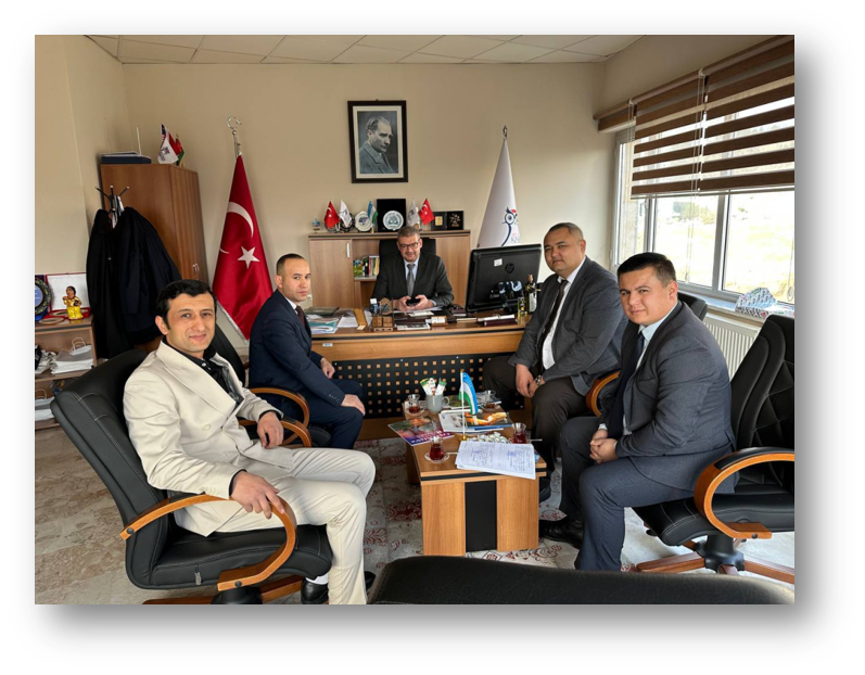 2025-yil fevral oyida Namangan davlat pedagogika instituti delegatsiyasining Turkiya Respublikasining Karabük universitetiga xorijiy  xizmat safari amalga oshirildi.