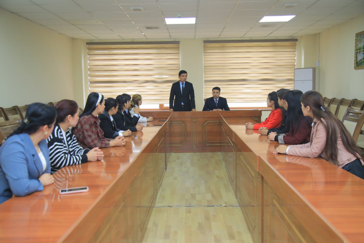 Namangan davlat pedagogika instituti talabalari ishtirokida institut Yoshlar akademiyasi lideri, fakultet liderlari hamda a'zolik uchun suhbat o'tkazildi.