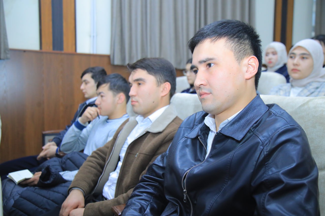 Rektor va bitiruvchi yoshlar uchrashuvi bo‘lib o‘tdi