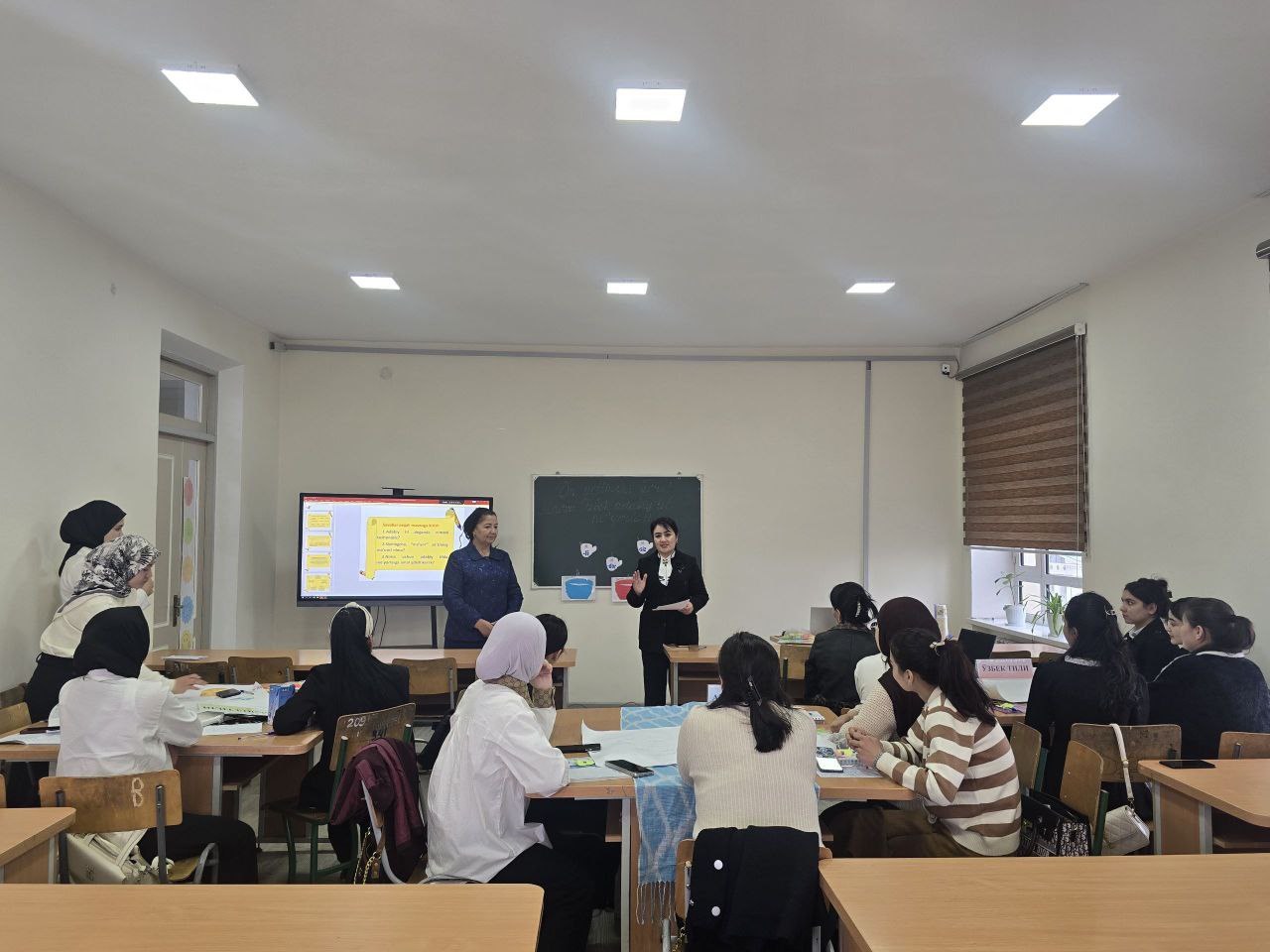 “O'zbek adabiy tili me'yorlari” mavzusida ochiq dars o‘tkazildi.