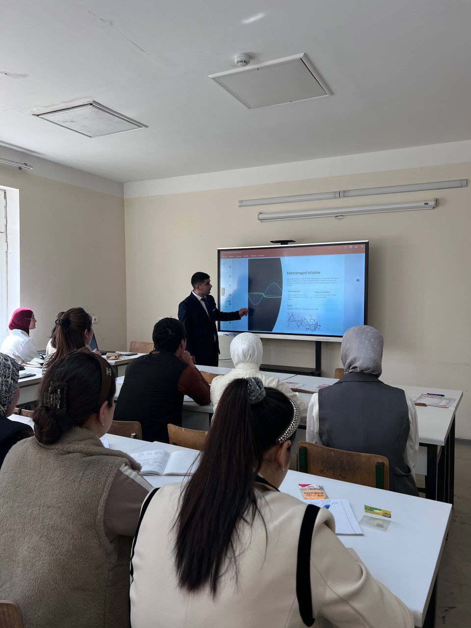 Elektromagnit toʻlqinlarning modda bilan oʻzaro taʼsir