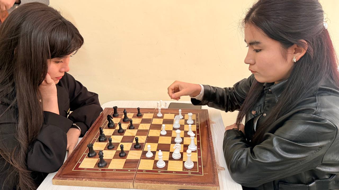 "Yoshlar kuni"  munosabati bilan Ijtimoiy fanlar fakultetida tashkil etilgan "Shaxmat va shashka" musobaqasi g'oliblari bilan tanishing: