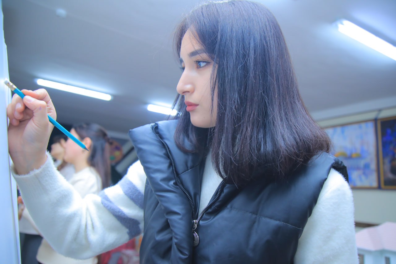 “Yoshlar – giyohvandlikka qarshi” mavzusida  “Eng yaxshi rasmlar” tanlovi o'takazildi