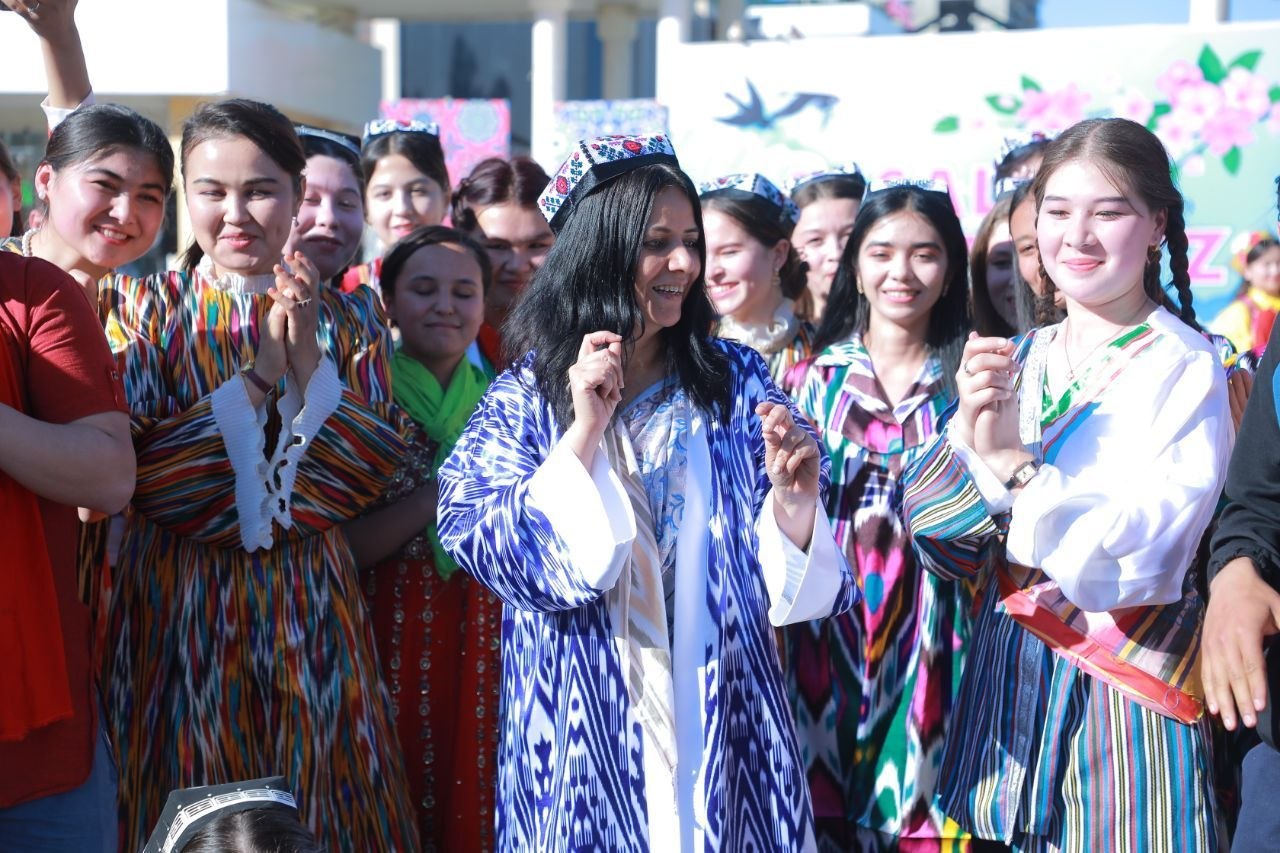 Namangan davlat pedagogika institutida "Navroʻzni ulugʻlash insonni ulugʻlashdir!" shiori ostida  Navroʻz sayli ko‘tarinki kayfiyatda tashkil etildi