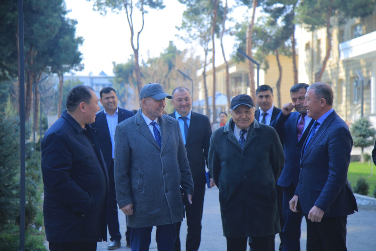 AKADEMIK BILAN ILMIY-IJODIY UCHRASHUV