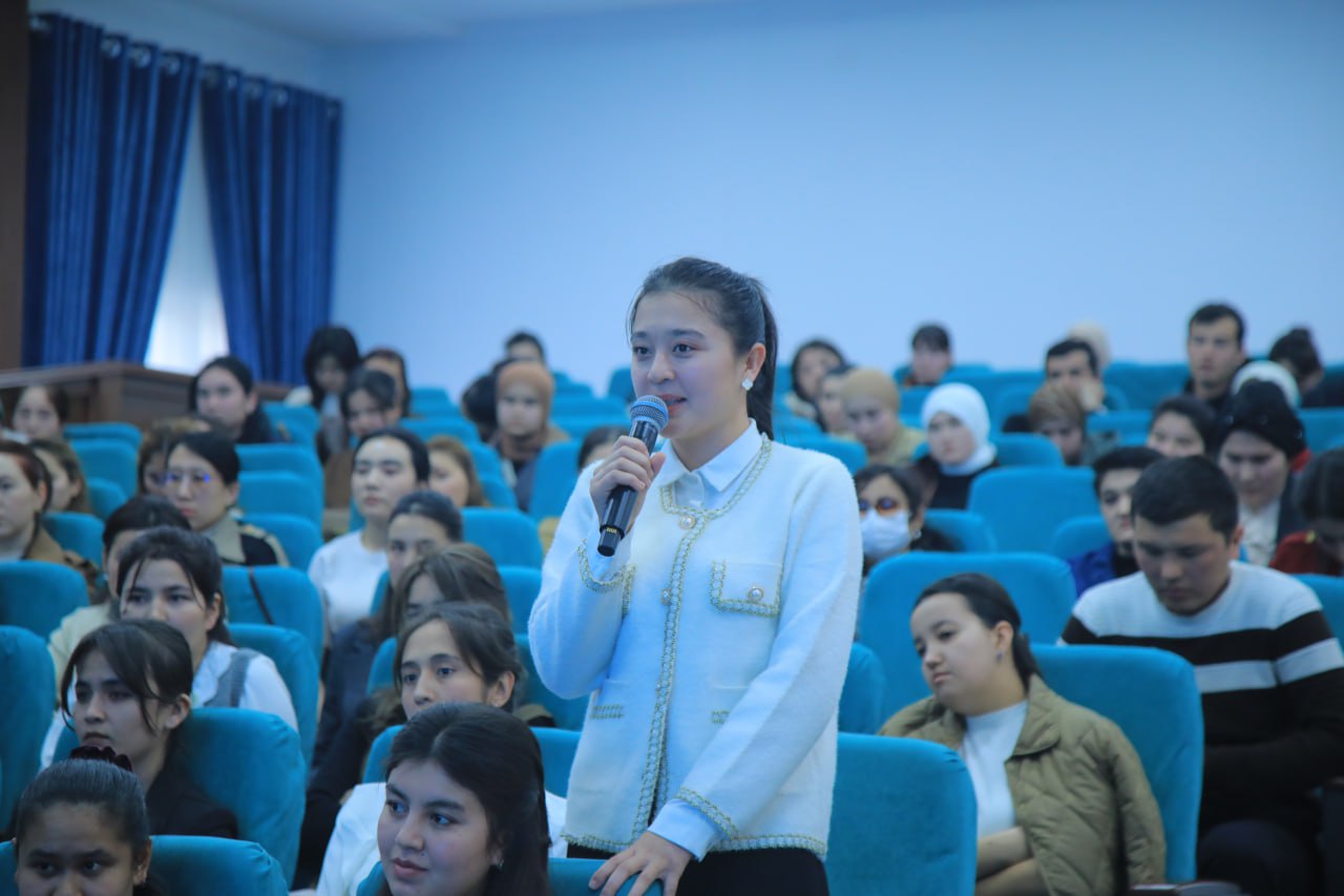 AKADEMIK BILAN ILMIY-IJODIY UCHRASHUV