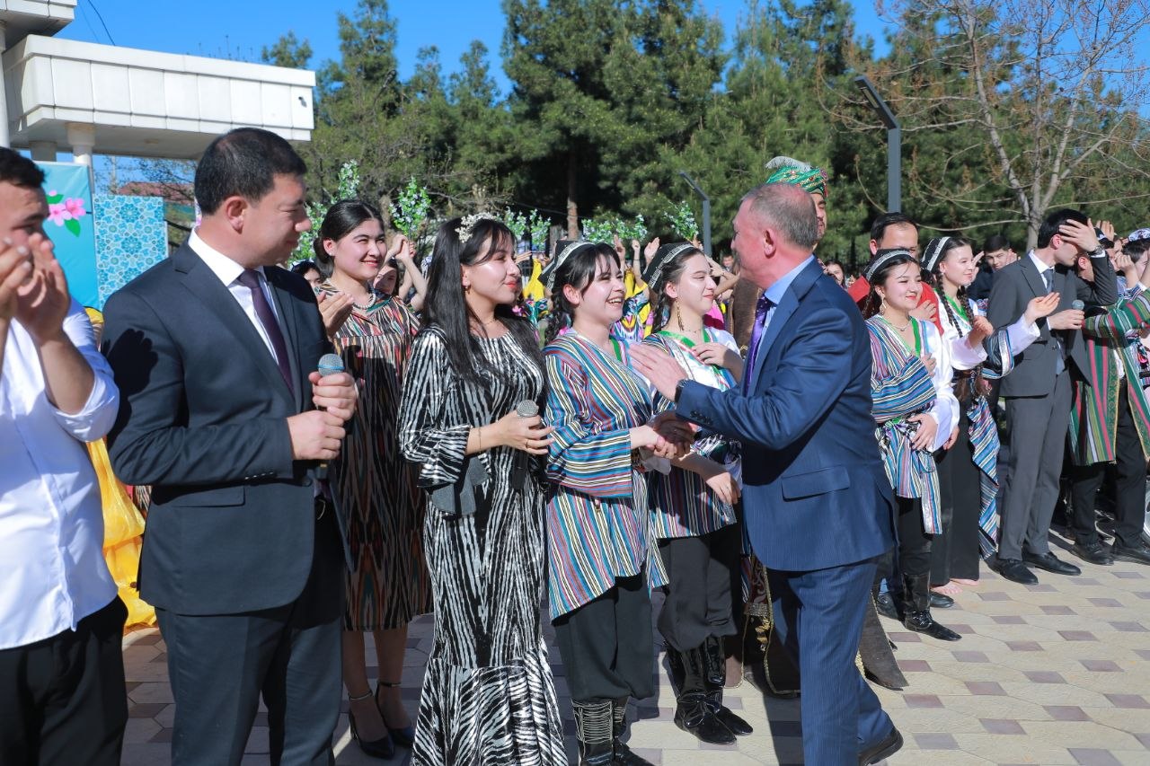 Hindistonning O‘zbekiston Respublikasidagi Favqulodda va Muxtor Elchisi Ms. Smita Pant boshchiligidagi delegatsiyaning Namangan davlat pedagogika institutiga tashrif buyurdi