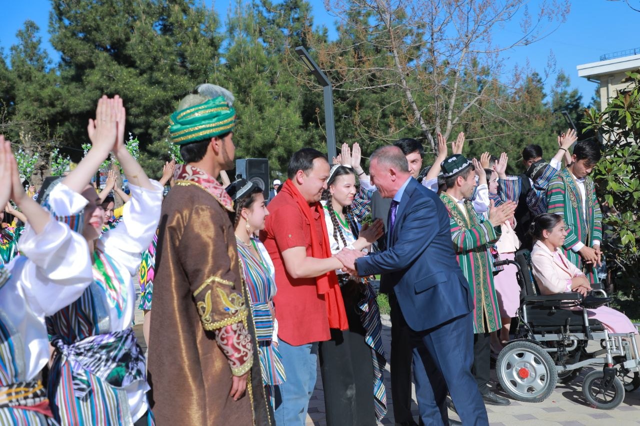 Hindistonning O‘zbekiston Respublikasidagi Favqulodda va Muxtor Elchisi Ms. Smita Pant boshchiligidagi delegatsiyaning Namangan davlat pedagogika institutiga tashrif buyurdi