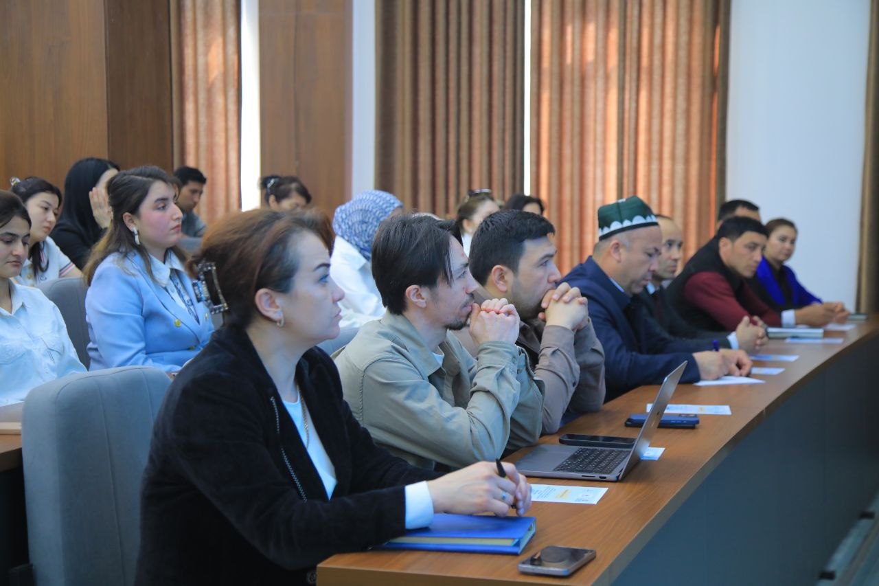 “Bugungi bitiruvchi – ertangi jamiyat yetakchisi!” mavzusida ochiq muloqot tashkil etildi.