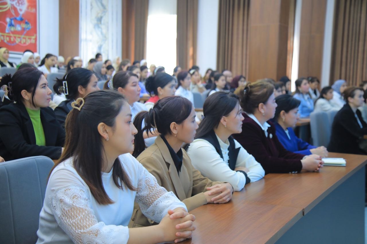“Bugungi bitiruvchi – ertangi jamiyat yetakchisi!” mavzusida ochiq muloqot tashkil etildi.