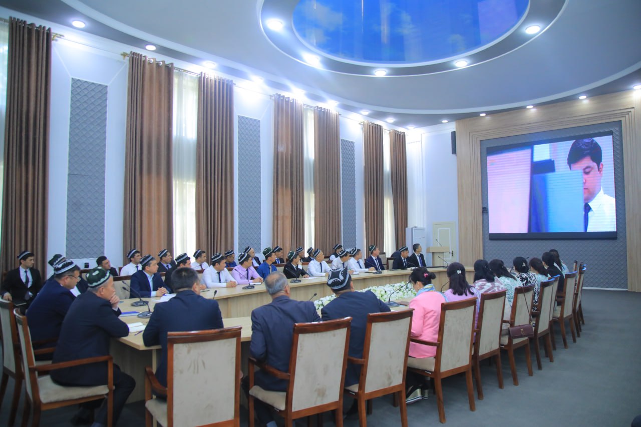 Siyosiy-ma’rifat soati