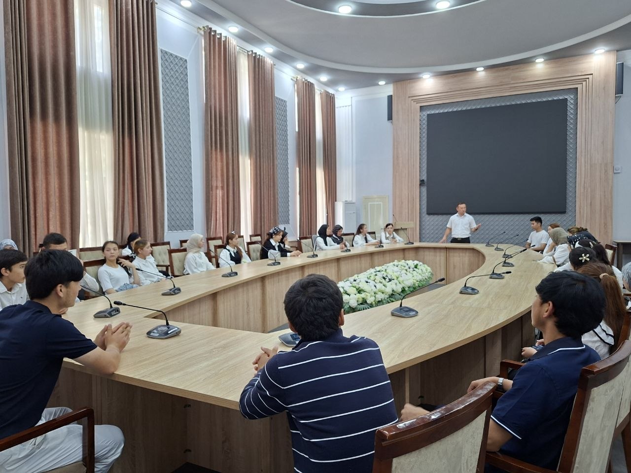 Maktab bitiruvchilari Namangan davlat pedagogika institutida