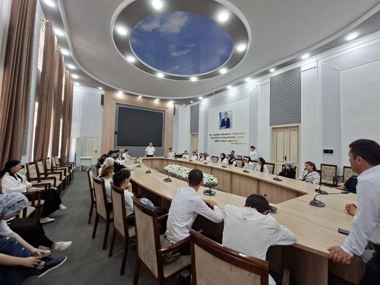 Maktab bitiruvchilari Namangan davlat pedagogika institutida