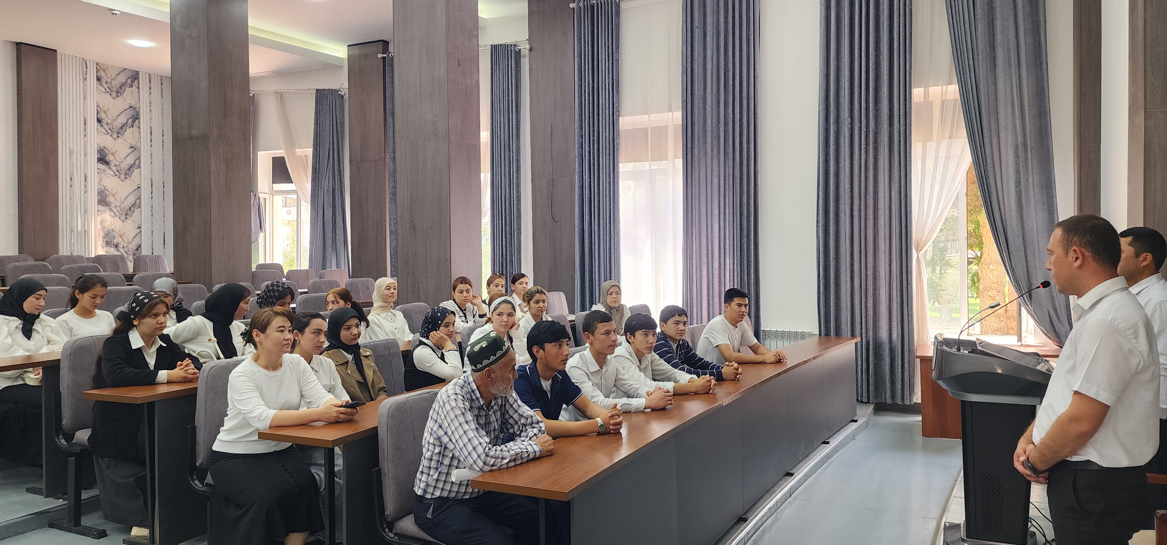 Maktab bitiruvchilari Namangan davlat pedagogika institutida