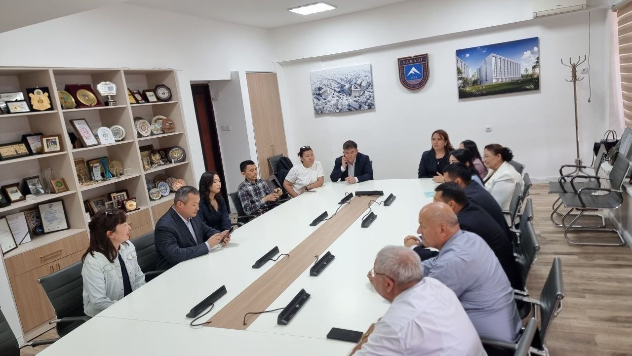 NamDPI vakillari Top-166 o'rinda turuvchi Al-Farobiy nomidagi QozMU da