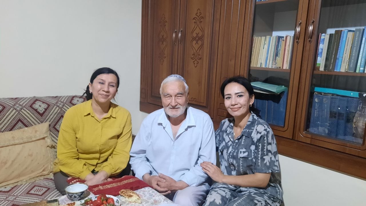 9-may — Xotira va qadrlash kuni munosabati bilan Saydaliyev Saidumar ustozning xonadoniga tashrif buyurdilar.