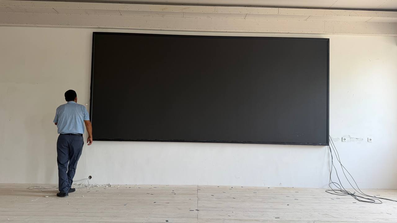 Namangan davlat pedagogika institutida zamonaviy LED elektron ekran inventarlashtirilib,mas'ul shaxsga topshirildi.