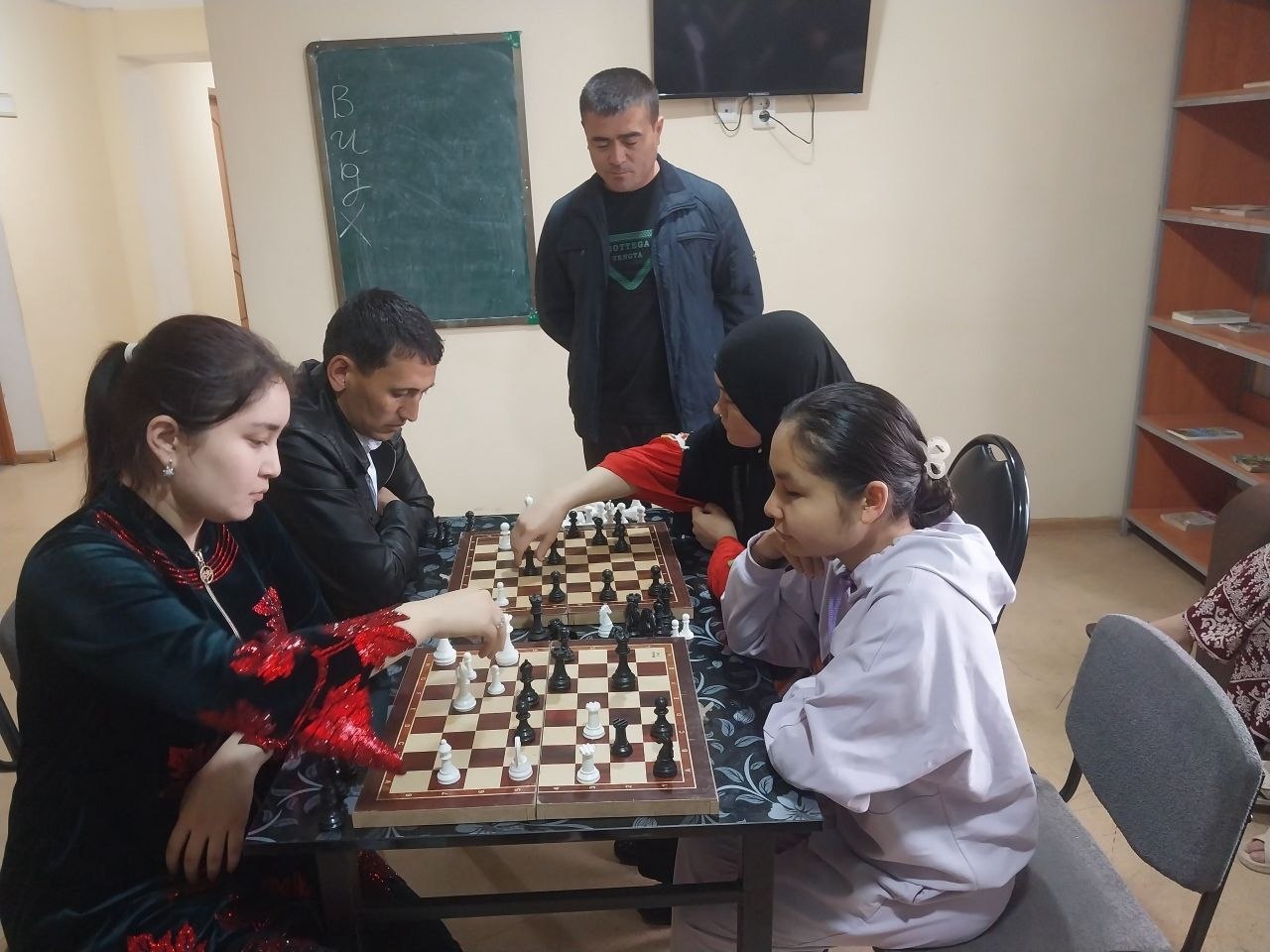 Talabalar turar joyida shaxmat-shashka musobaqasi o‘tkazildi