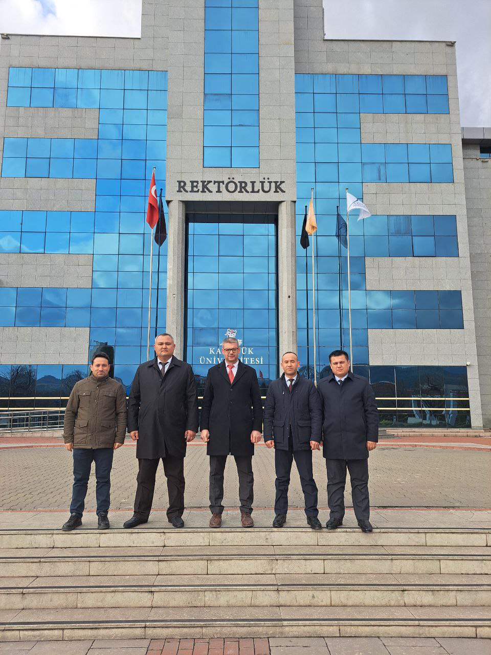 Namangan davlat pedagogika instituti delegatsiyasi ayni damda Turkiya davlatida boʻlib, Karabük universitetiga amaliy tashrif buyurishdi.