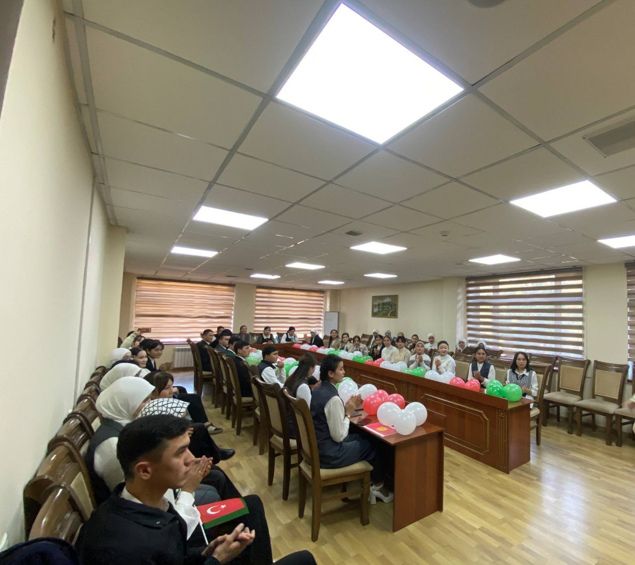 “Bir bayroq ostida birlashamiz” nomli ma’rifiy tadbir o‘tkazildi