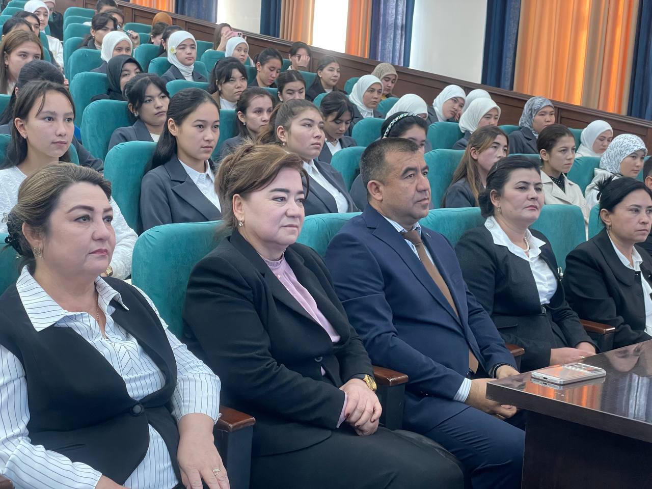 🇺🇿 Til — birligimiz timsoli