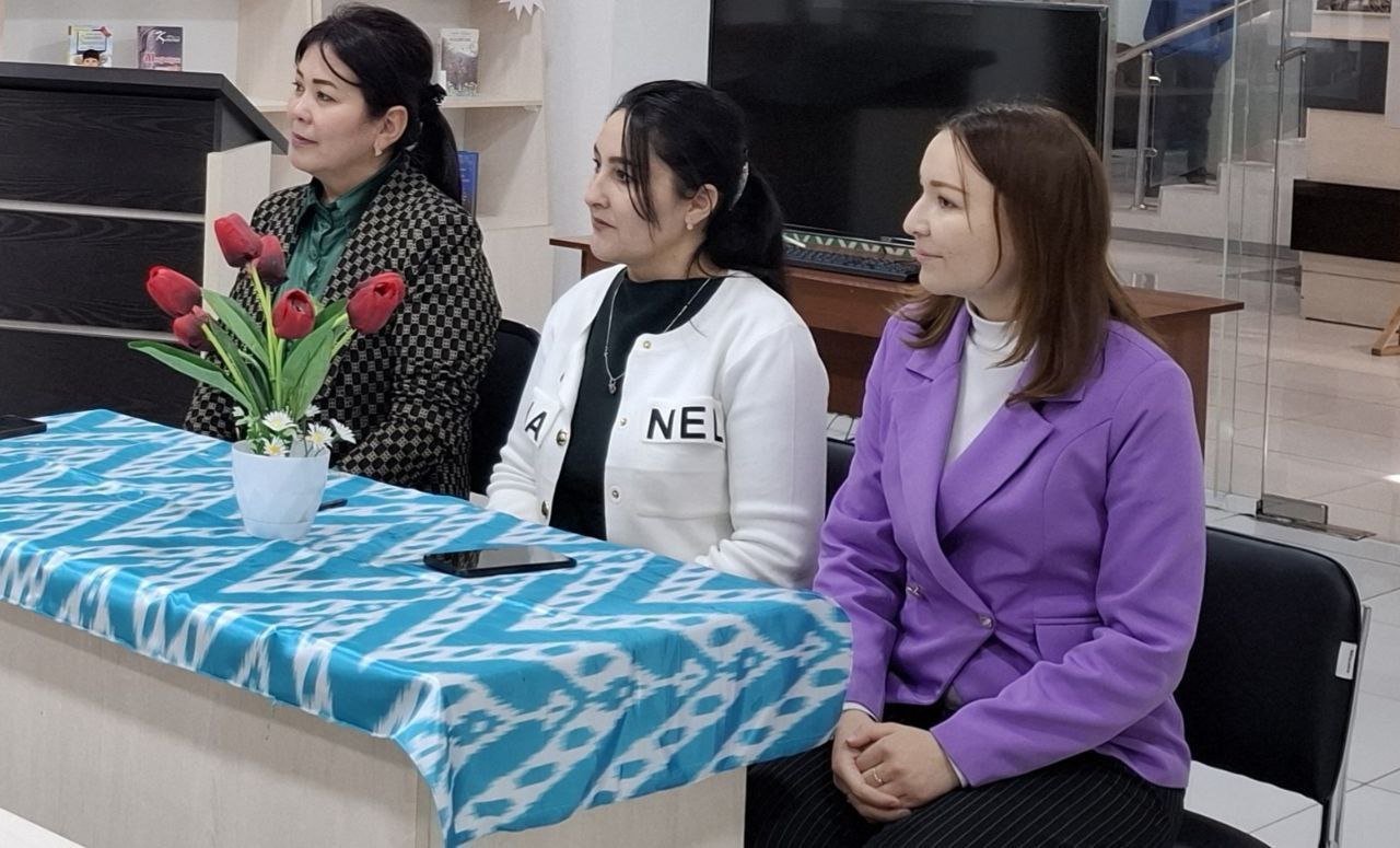 "Ma'rifatli ayol — jamiyat tarbiyachisi"  mavzusida davra suhbati oʻtkazildi