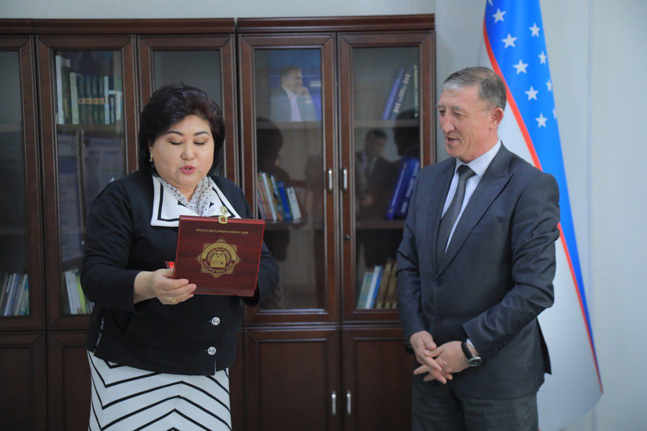 "Eng yaxshi xizmatlari uchun"