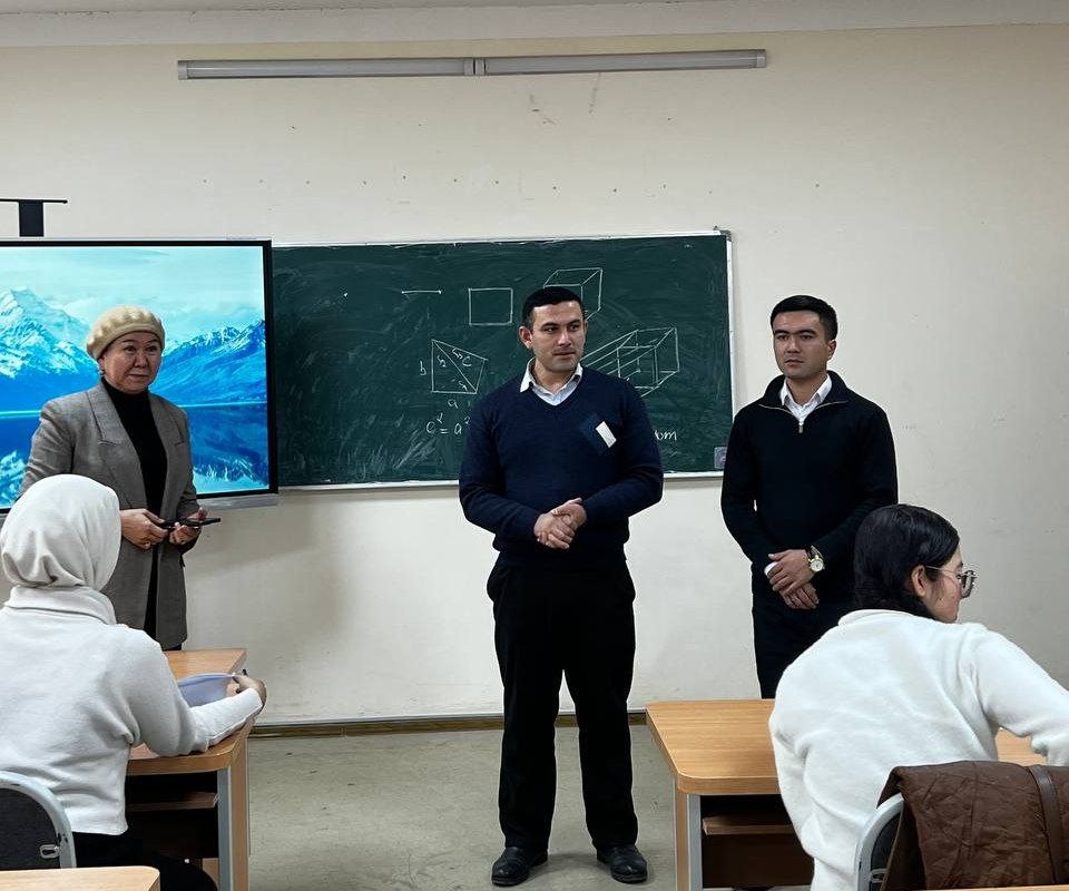 "Analitik geometriya" fanidan ma'ruza mashg'uloti tashkil etildi.