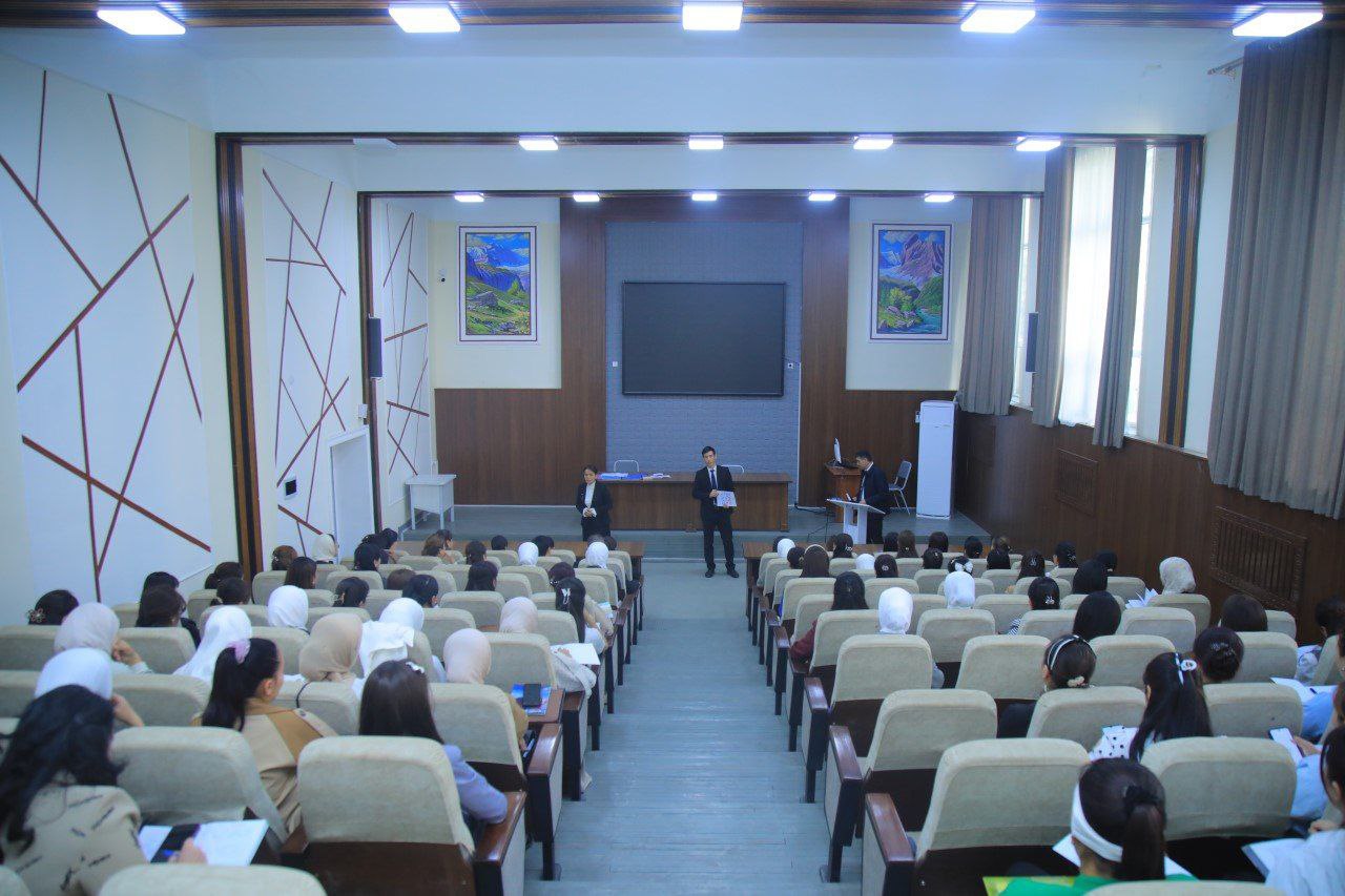 Talabalar bilan ochiq muloqot