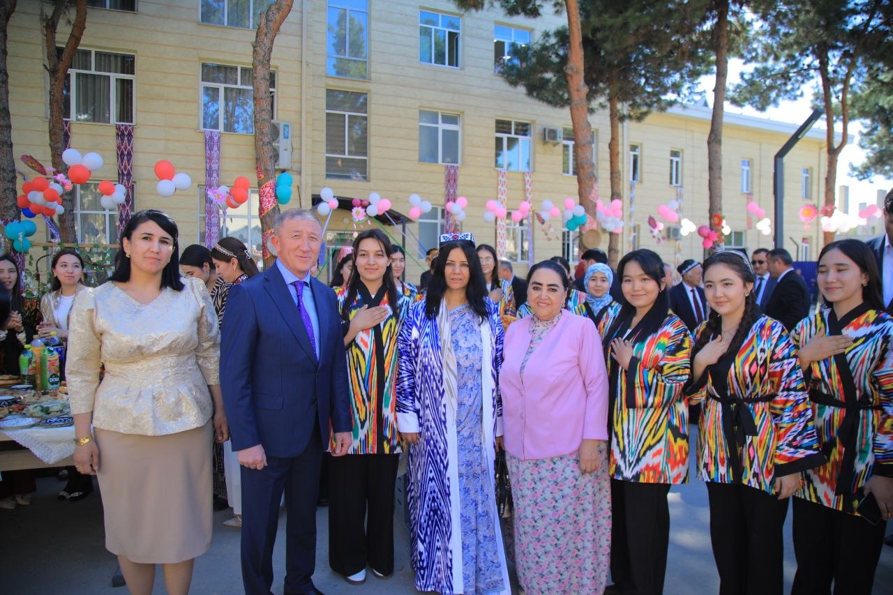 Namangan davlat pedagogika institutida "Navroʻzni ulugʻlash insonni ulugʻlashdir!" shiori ostida  Navroʻz sayli ko‘tarinki kayfiyatda tashkil etildi