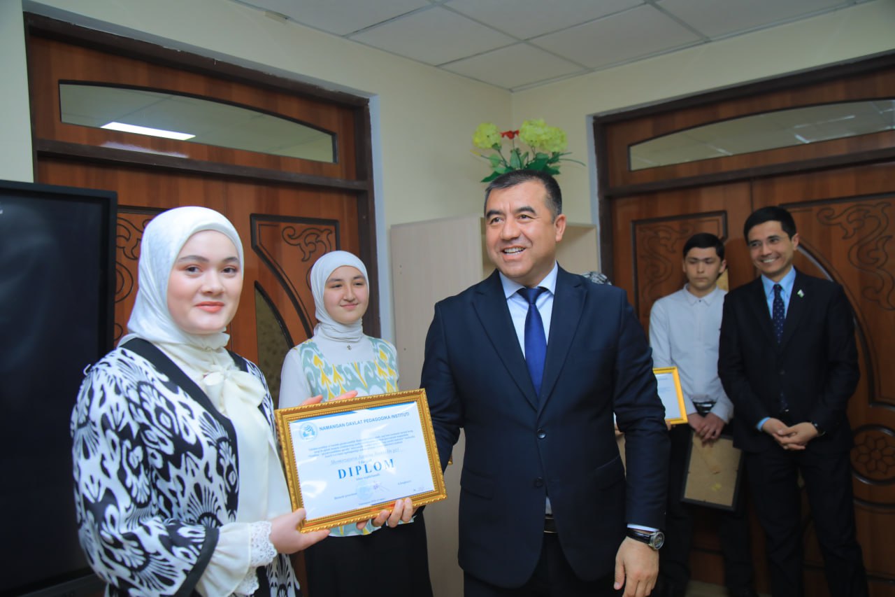 Namangan davlat pedagogika institutida talaba-yoshlar o‘rtasida “Yoshlar giyohvandlikka qarshi!” shiori ostida “Eng yaxshi rasm” va “Eng yaxshi insho” tanlovlari g'oliblari taqdirlandi.